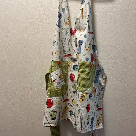 Kitchen Reversible Tie Up Kitchen  Apron, Green Checkered Print and Retro Print - Picture 3 of 4